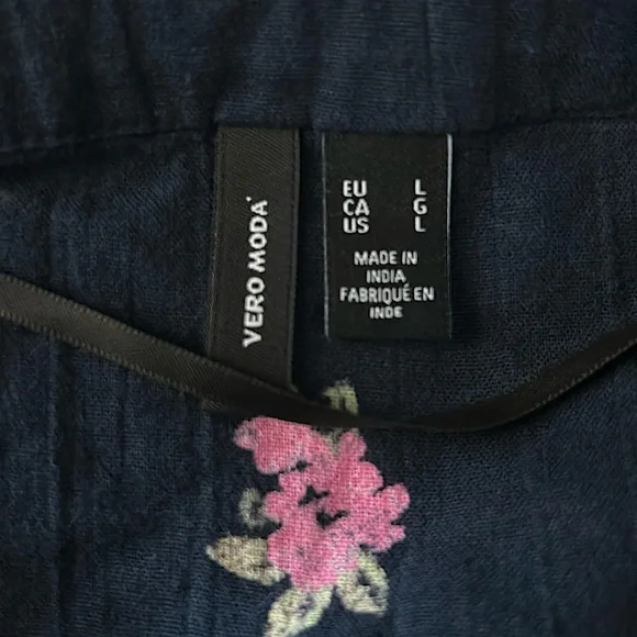 Vero Moda Navy Blue Floral Cap Short Sleeve Cotton Shirt Top **Size L** 🌸🌸 - Picture 4 of 4
